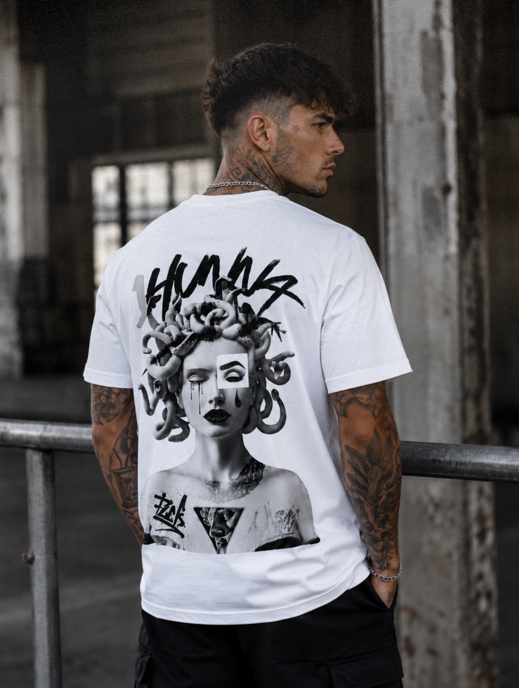 1HUNNA Queen of Curses 005 T-shirt - Gallery