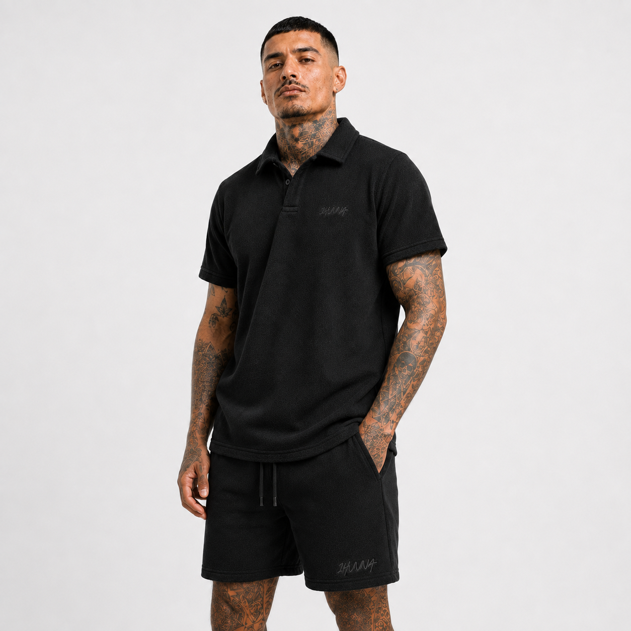 1HUNNA Casual Terry Set in zwart – gedragen zijaanzicht