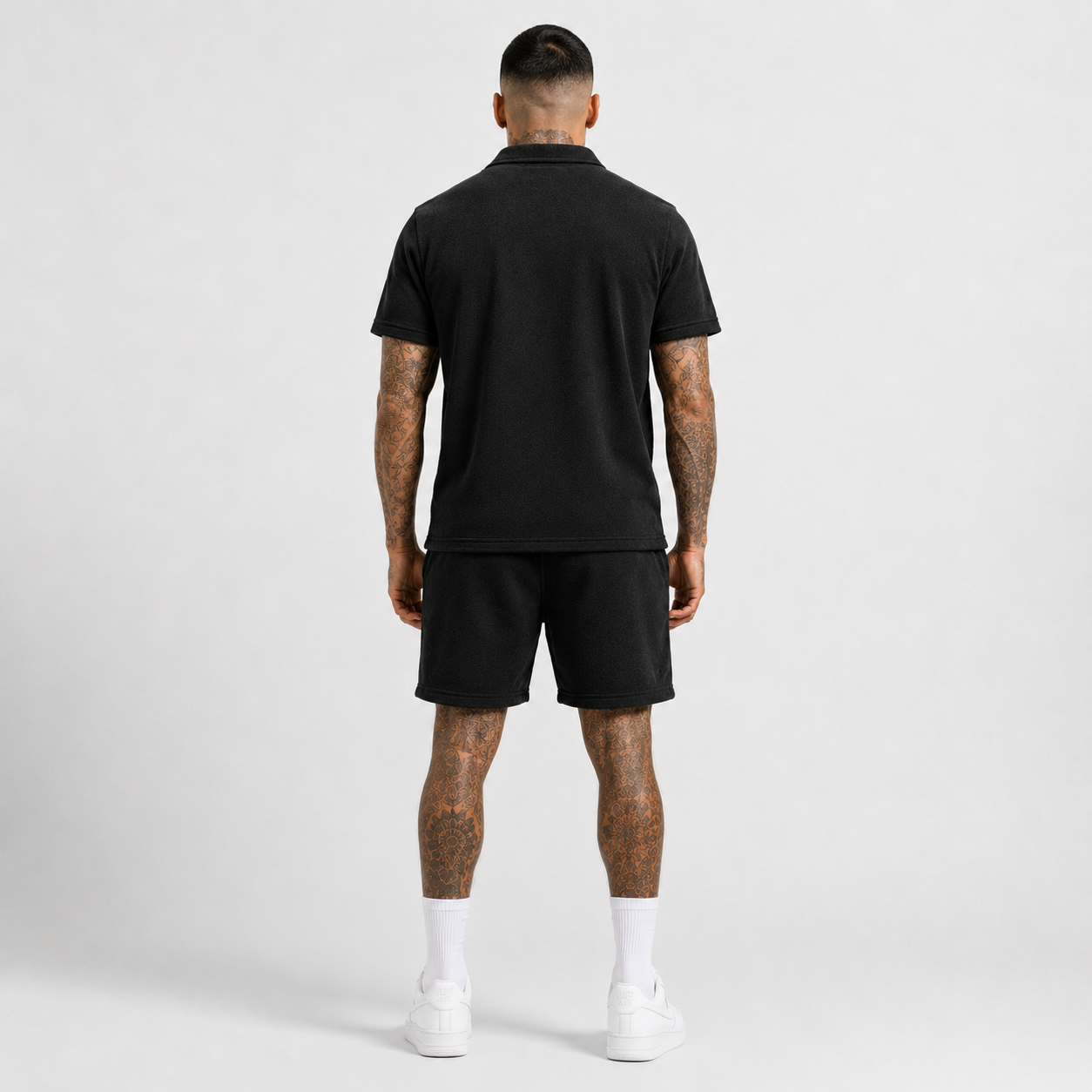 1HUNNA Casual Terry Set in zwart – gedragen achterkant